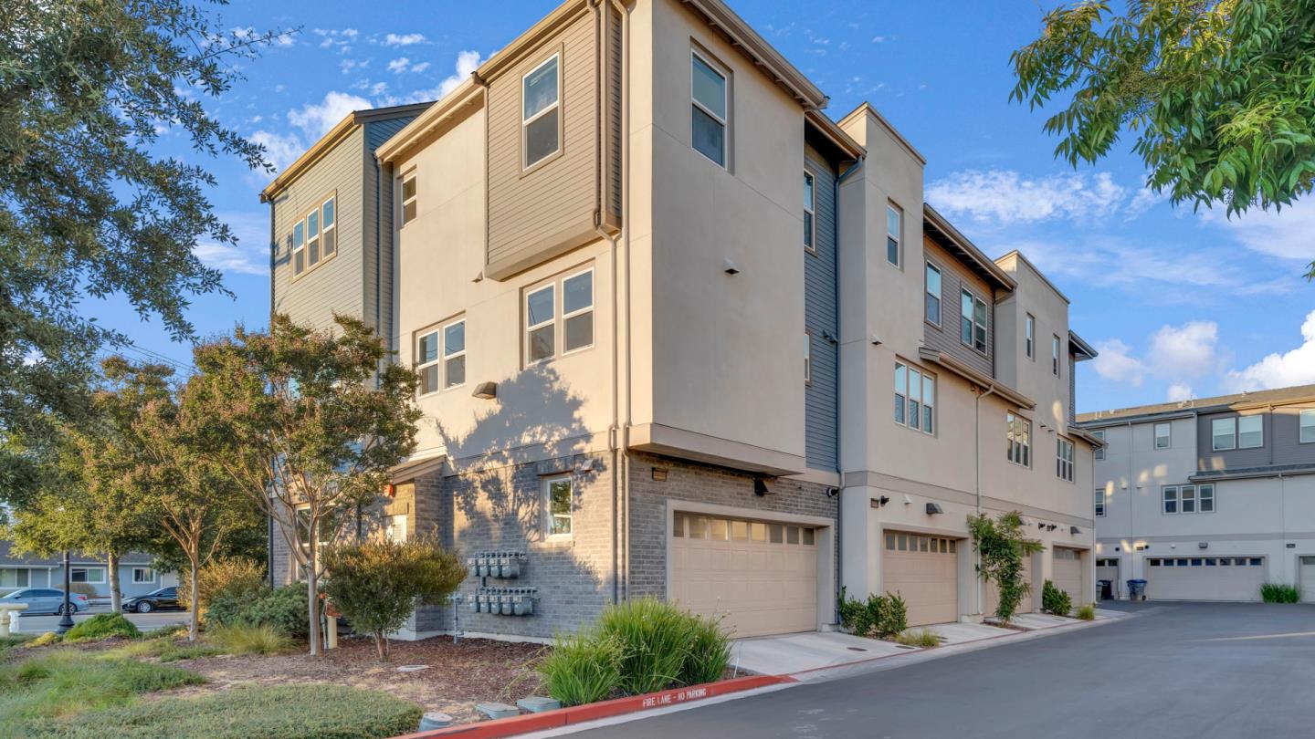 Detail Gallery Image 51 of 52 For 820 E Duane Ave #1,  Sunnyvale,  CA 94085 - 4 Beds | 3/1 Baths