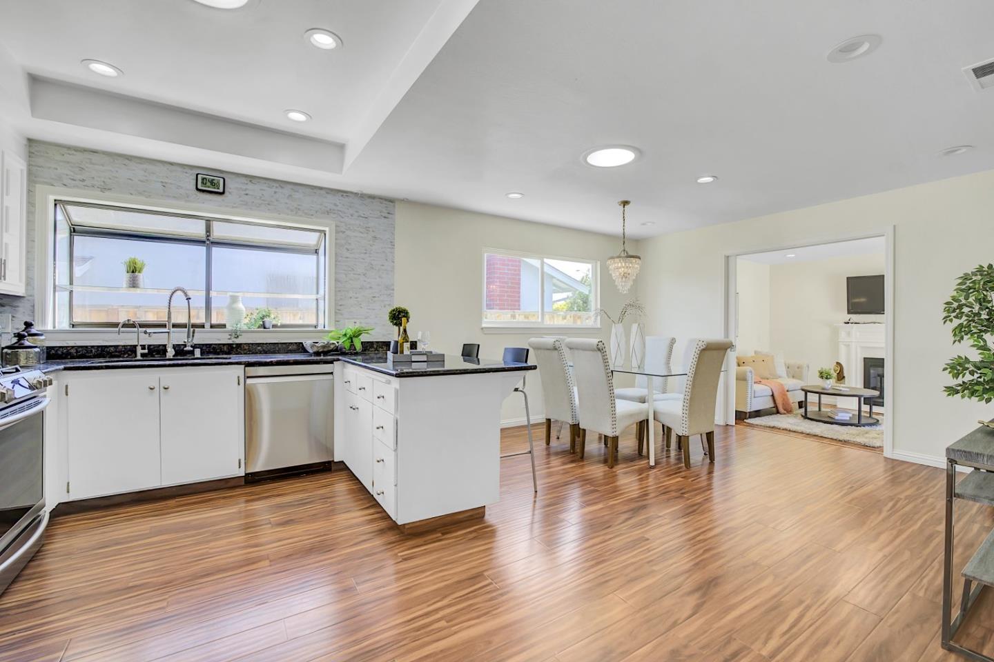 Detail Gallery Image 11 of 43 For 34863 Warwick Ct, Fremont,  CA 94555 - 3 Beds | 2 Baths