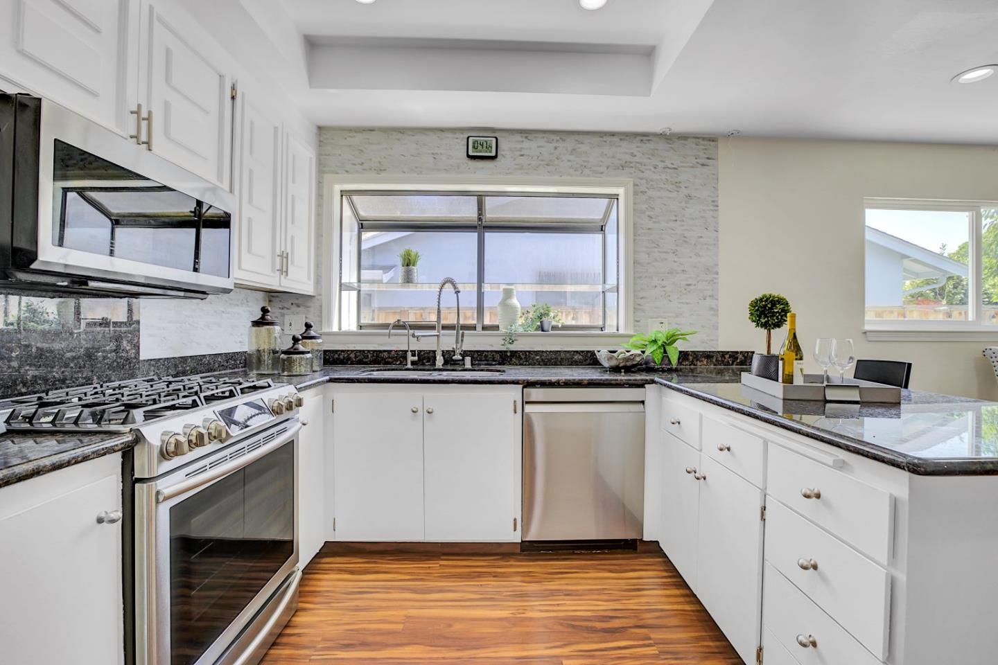 Detail Gallery Image 12 of 43 For 34863 Warwick Ct, Fremont,  CA 94555 - 3 Beds | 2 Baths