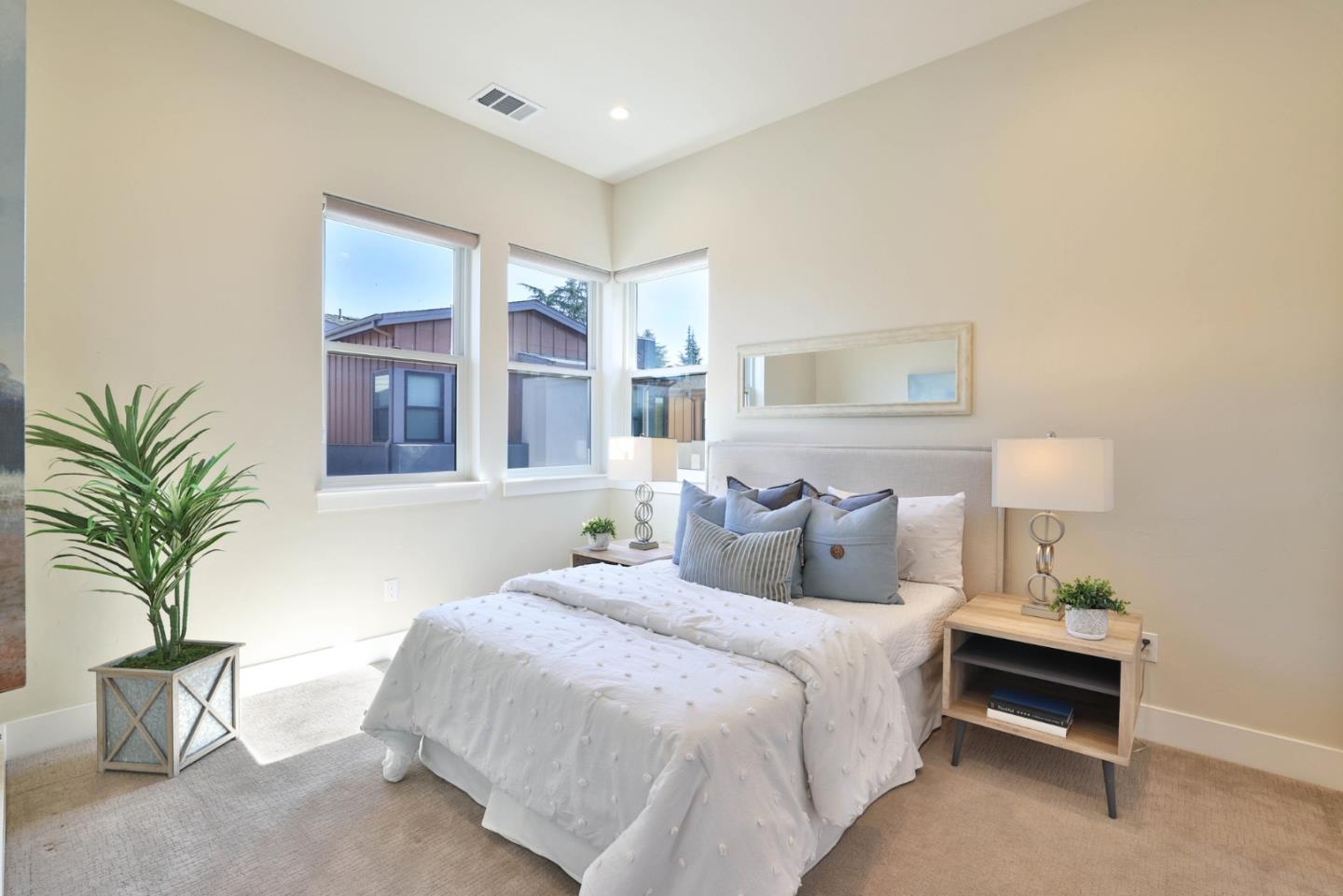 Detail Gallery Image 19 of 29 For 102 Hildebrand Dr, Los Gatos,  CA 95032 - 4 Beds | 2/1 Baths