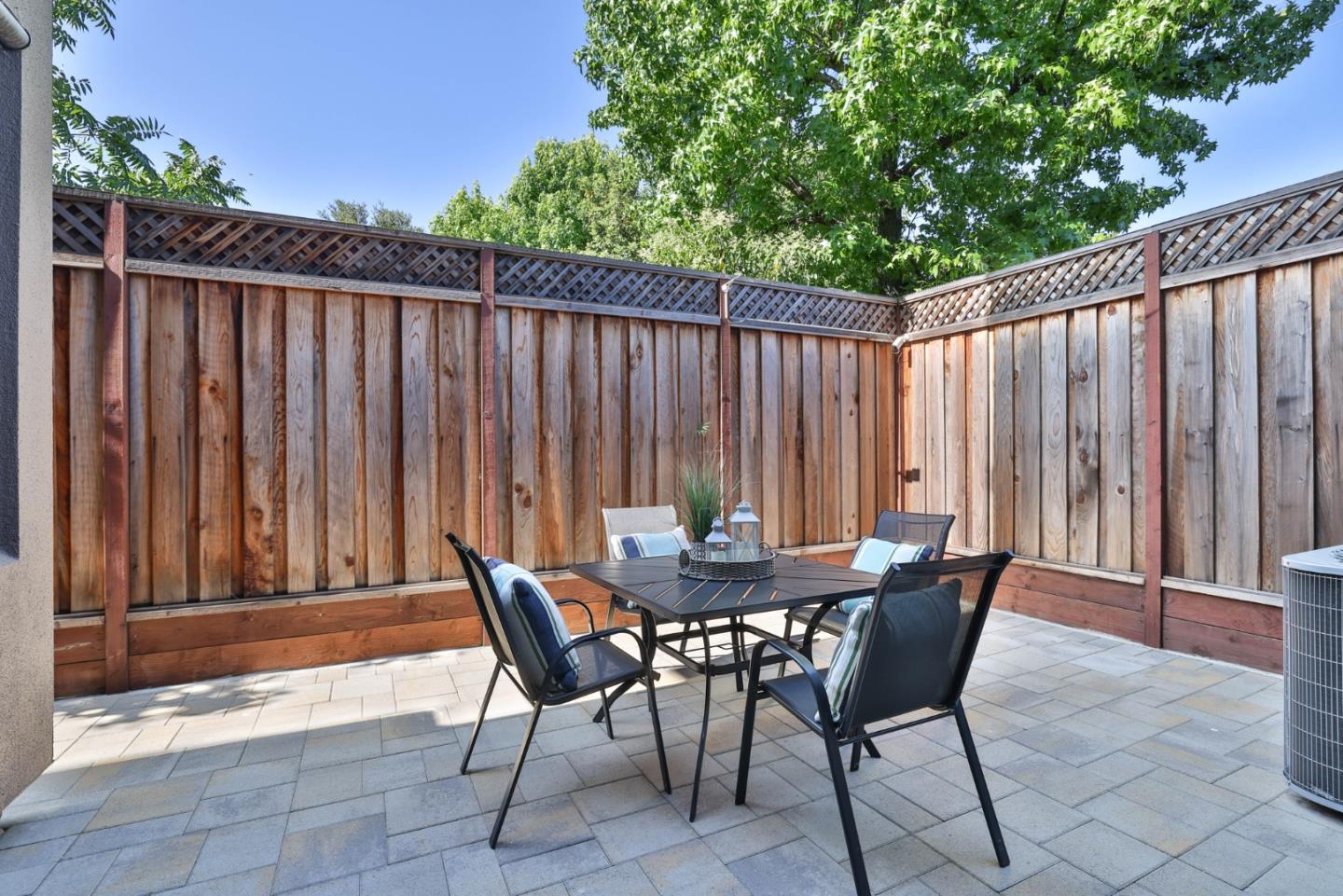 Detail Gallery Image 22 of 29 For 102 Hildebrand Dr, Los Gatos,  CA 95032 - 4 Beds | 2/1 Baths
