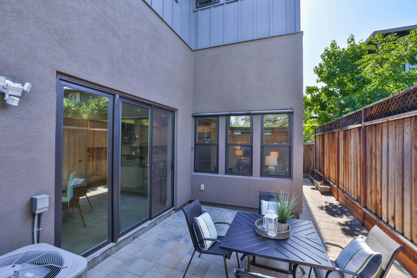 Detail Gallery Image 24 of 29 For 102 Hildebrand Dr, Los Gatos,  CA 95032 - 4 Beds | 2/1 Baths