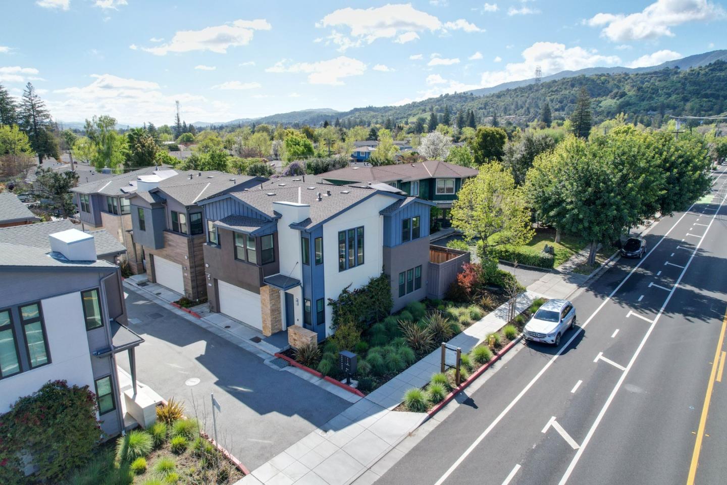 Detail Gallery Image 27 of 29 For 102 Hildebrand Dr, Los Gatos,  CA 95032 - 4 Beds | 2/1 Baths