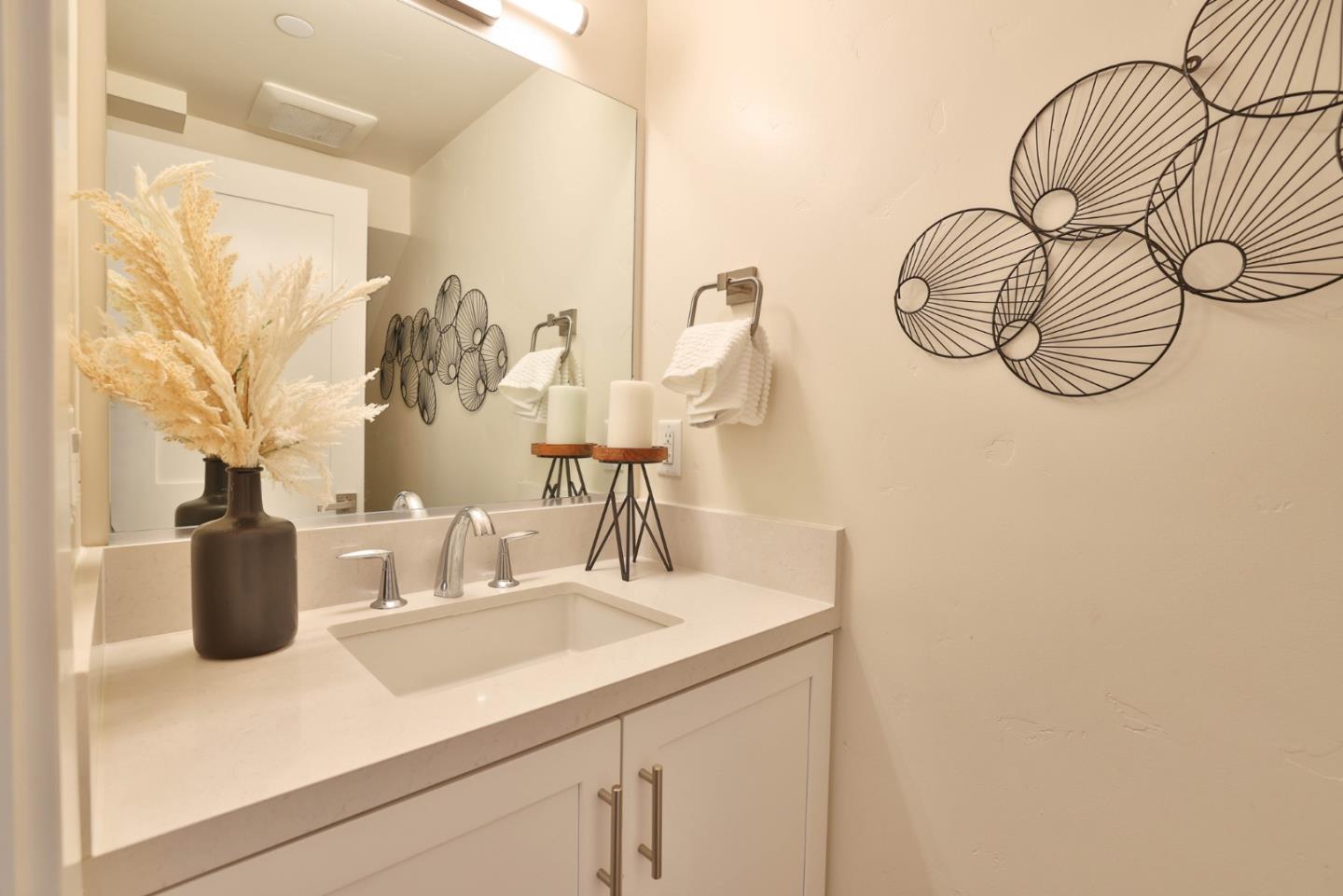 Detail Gallery Image 8 of 29 For 102 Hildebrand Dr, Los Gatos,  CA 95032 - 4 Beds | 2/1 Baths