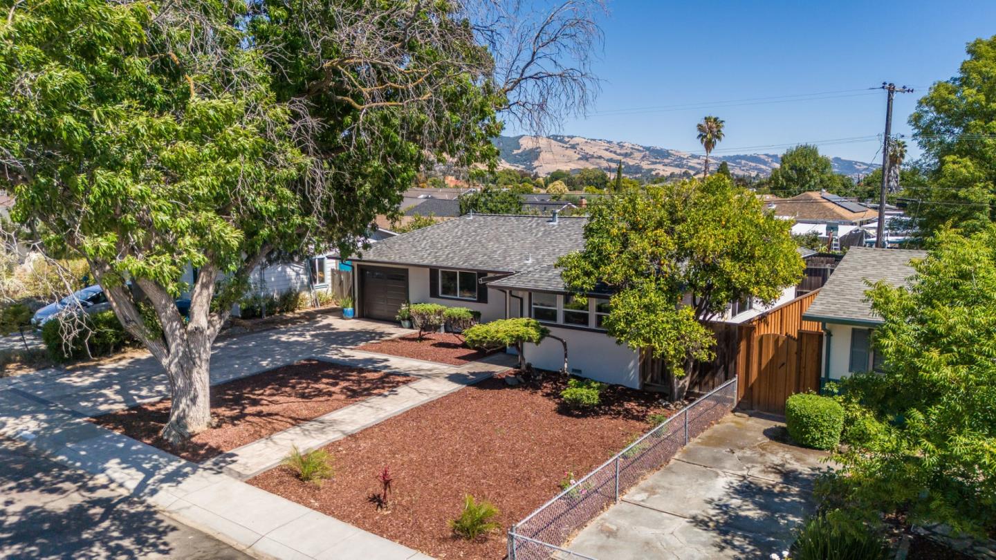 Detail Gallery Image 36 of 39 For 14226 Lucian Ave, San Jose,  CA 95127 - 4 Beds | 2 Baths