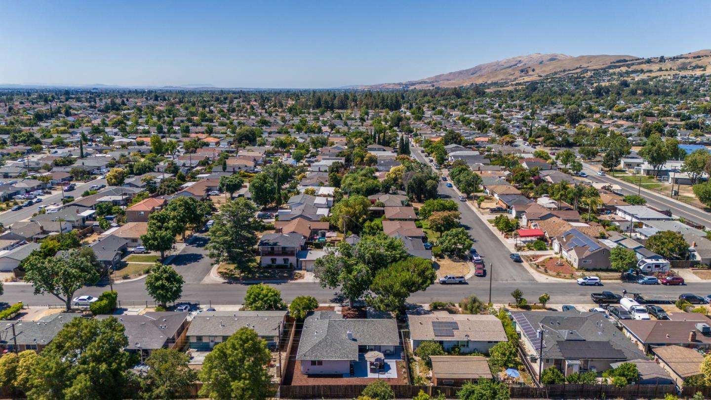 Detail Gallery Image 38 of 39 For 14226 Lucian Ave, San Jose,  CA 95127 - 4 Beds | 2 Baths