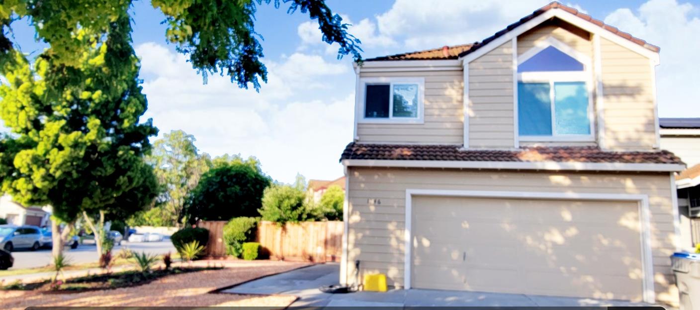 Detail Gallery Image 2 of 26 For 1146 Rosebriar Way, San Jose,  CA 95131 - 4 Beds | 2/1 Baths