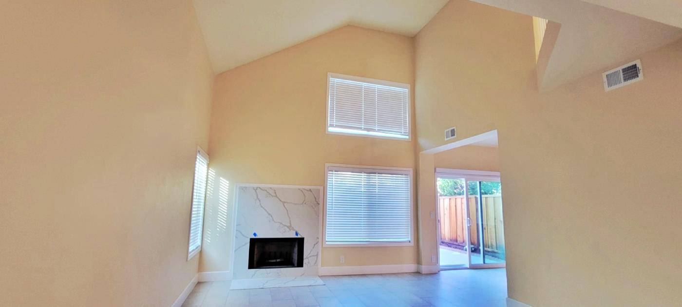 Detail Gallery Image 4 of 26 For 1146 Rosebriar Way, San Jose,  CA 95131 - 4 Beds | 2/1 Baths