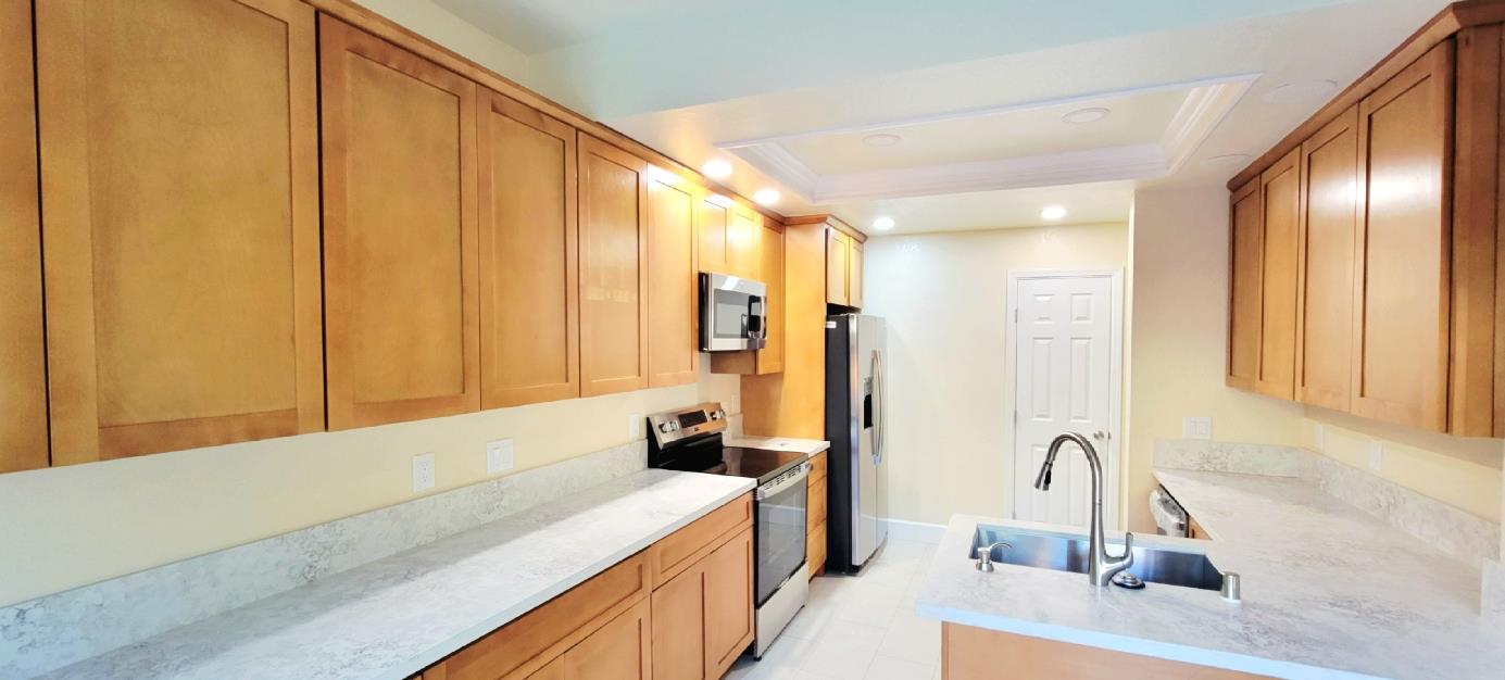 Detail Gallery Image 7 of 26 For 1146 Rosebriar Way, San Jose,  CA 95131 - 4 Beds | 2/1 Baths