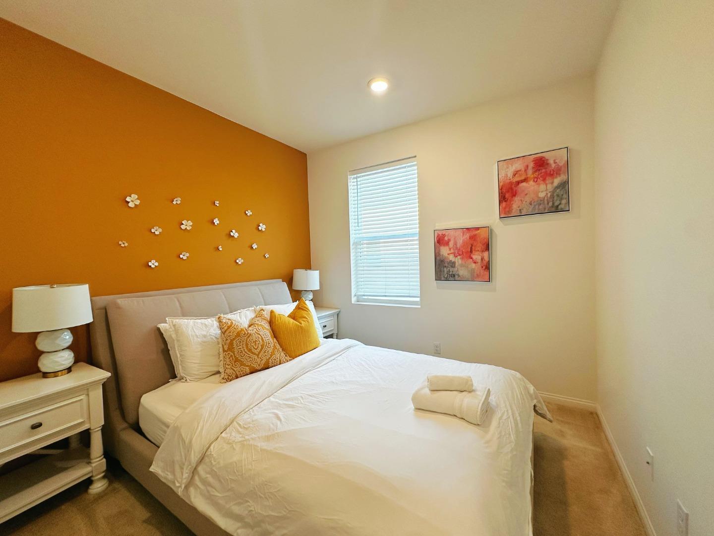 Detail Gallery Image 5 of 12 For 249 Steely, Irvine,  CA 92614 - 3 Beds | 2/1 Baths