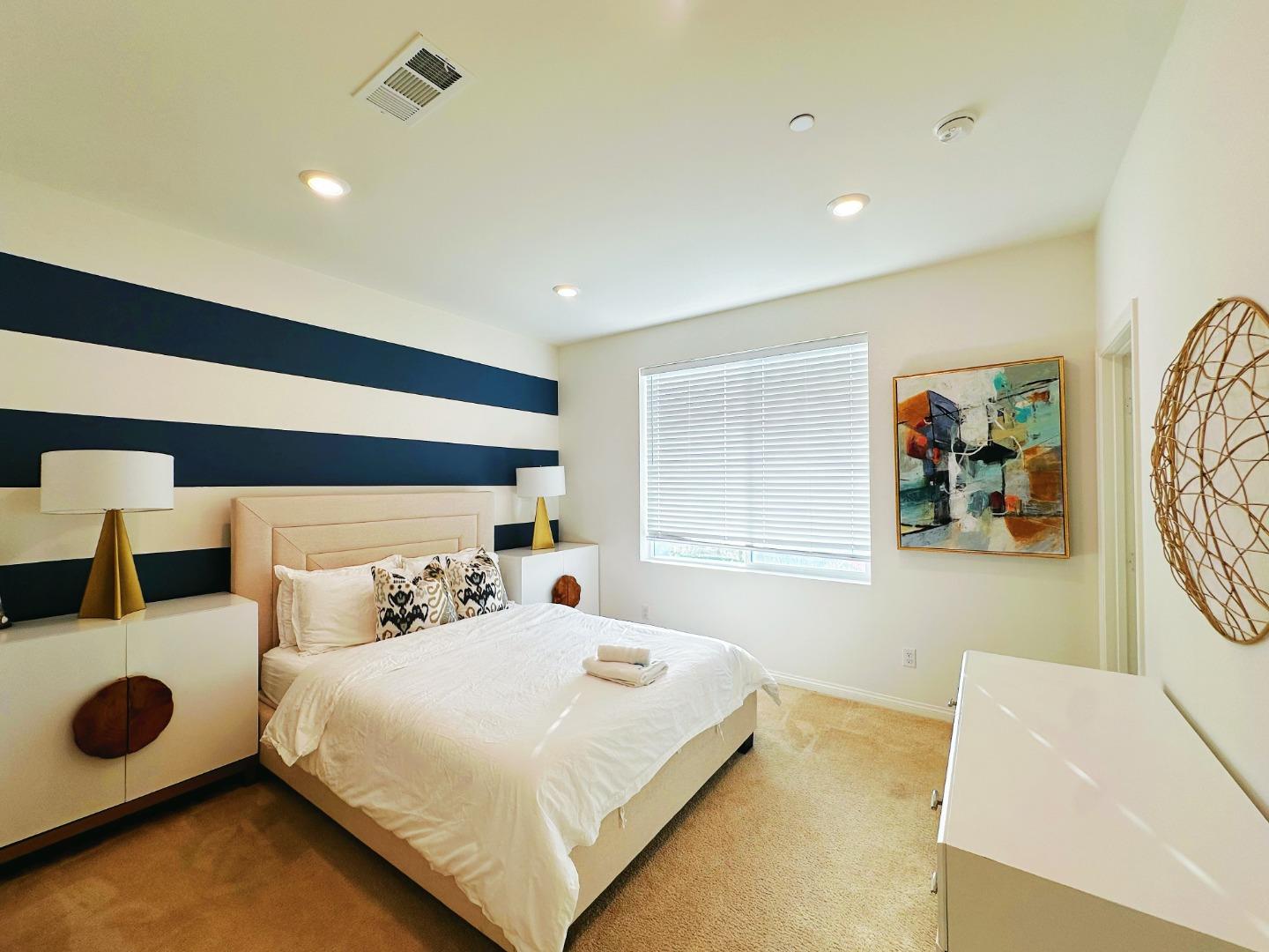 Detail Gallery Image 7 of 12 For 249 Steely, Irvine,  CA 92614 - 3 Beds | 2/1 Baths