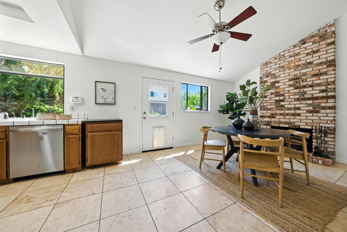 Detail Gallery Image 24 of 71 For 5241 Felicia Ave, Livermore,  CA 94550 - 4 Beds | 2 Baths