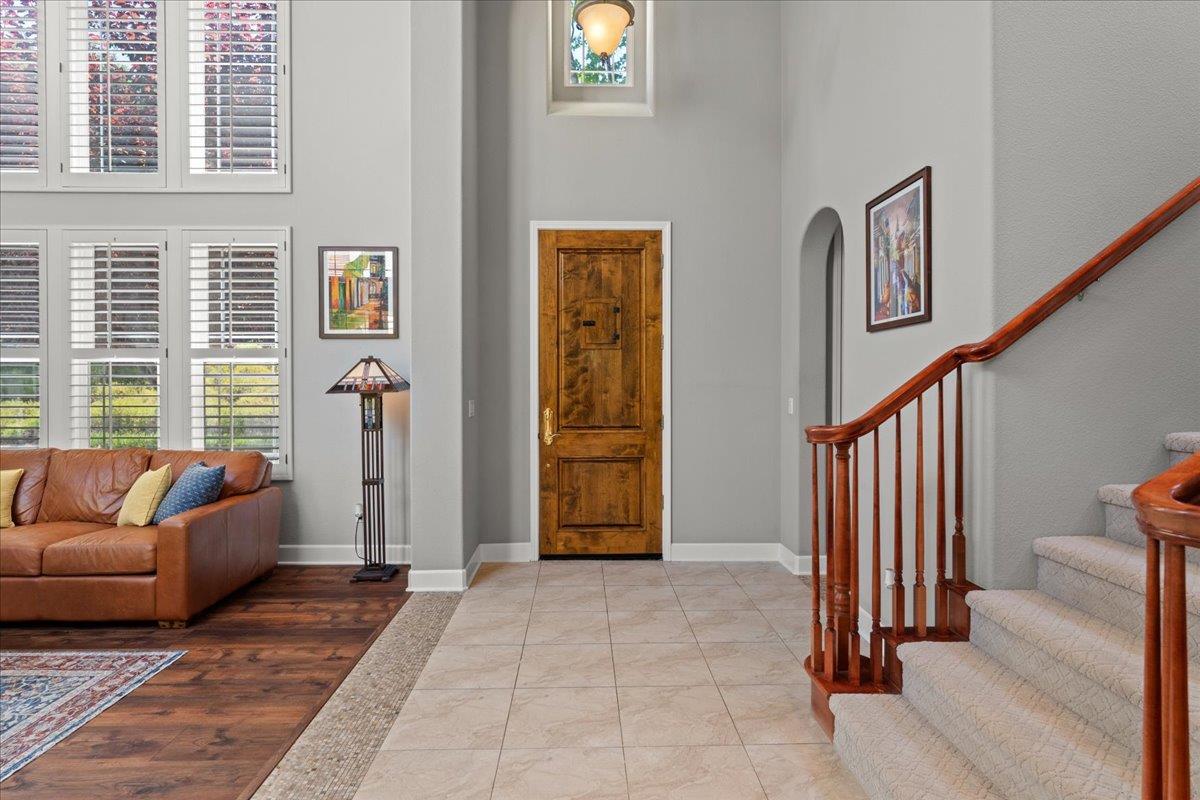 Detail Gallery Image 10 of 53 For 2316 Club Dr, Gilroy,  CA 95020 - 5 Beds | 3/1 Baths