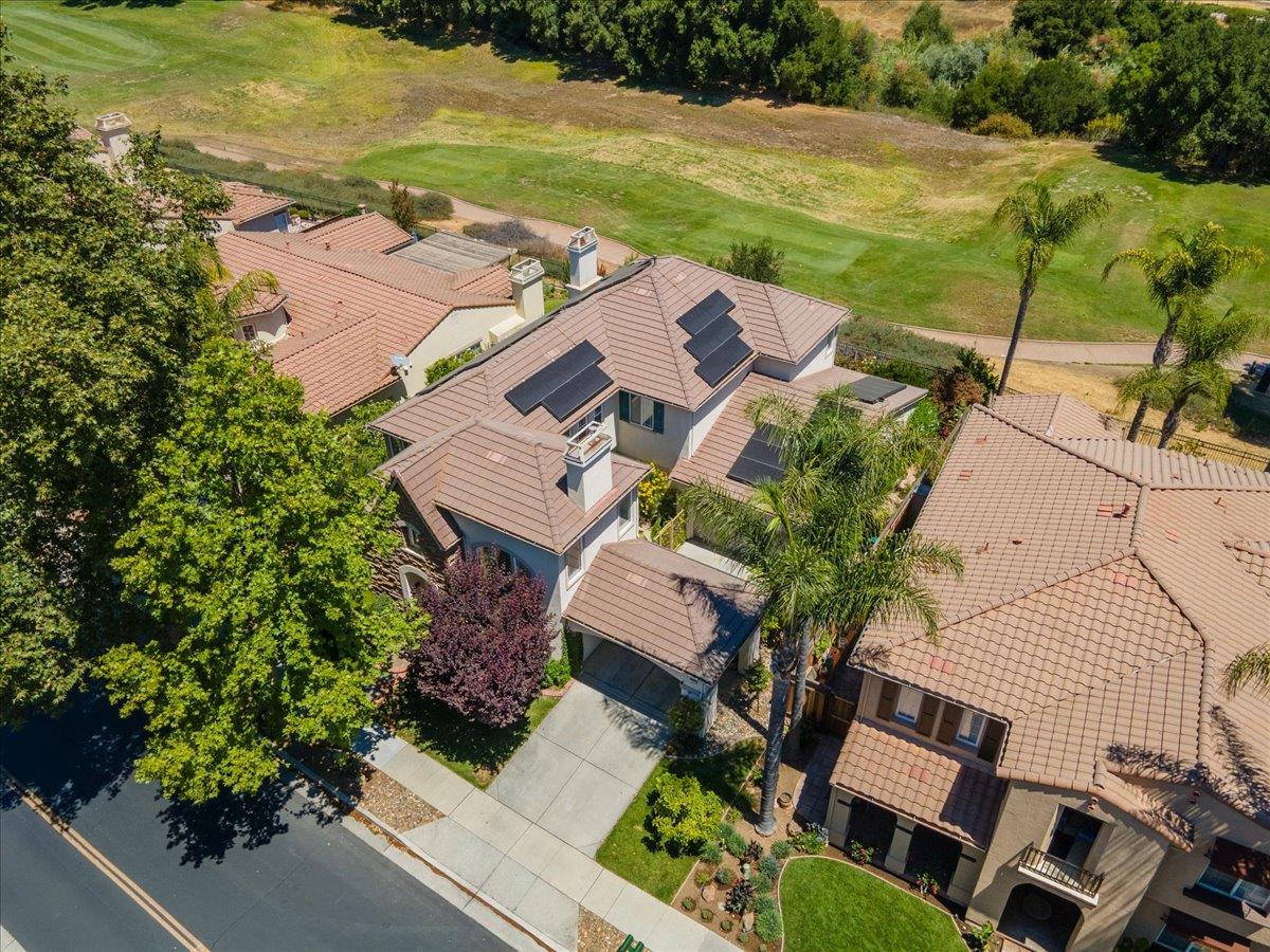Detail Gallery Image 2 of 53 For 2316 Club Dr, Gilroy,  CA 95020 - 5 Beds | 3/1 Baths
