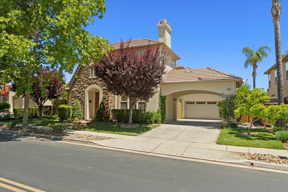 Detail Gallery Image 5 of 53 For 2316 Club Dr, Gilroy,  CA 95020 - 5 Beds | 3/1 Baths