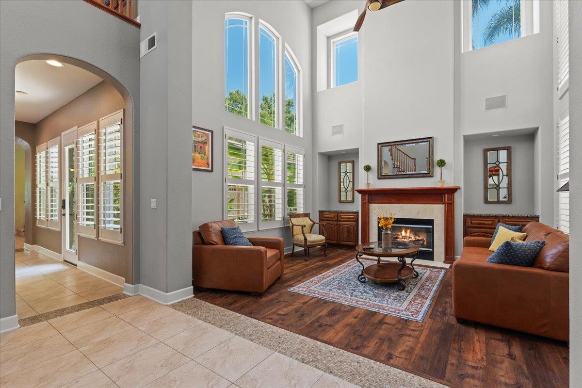 Detail Gallery Image 9 of 53 For 2316 Club Dr, Gilroy,  CA 95020 - 5 Beds | 3/1 Baths