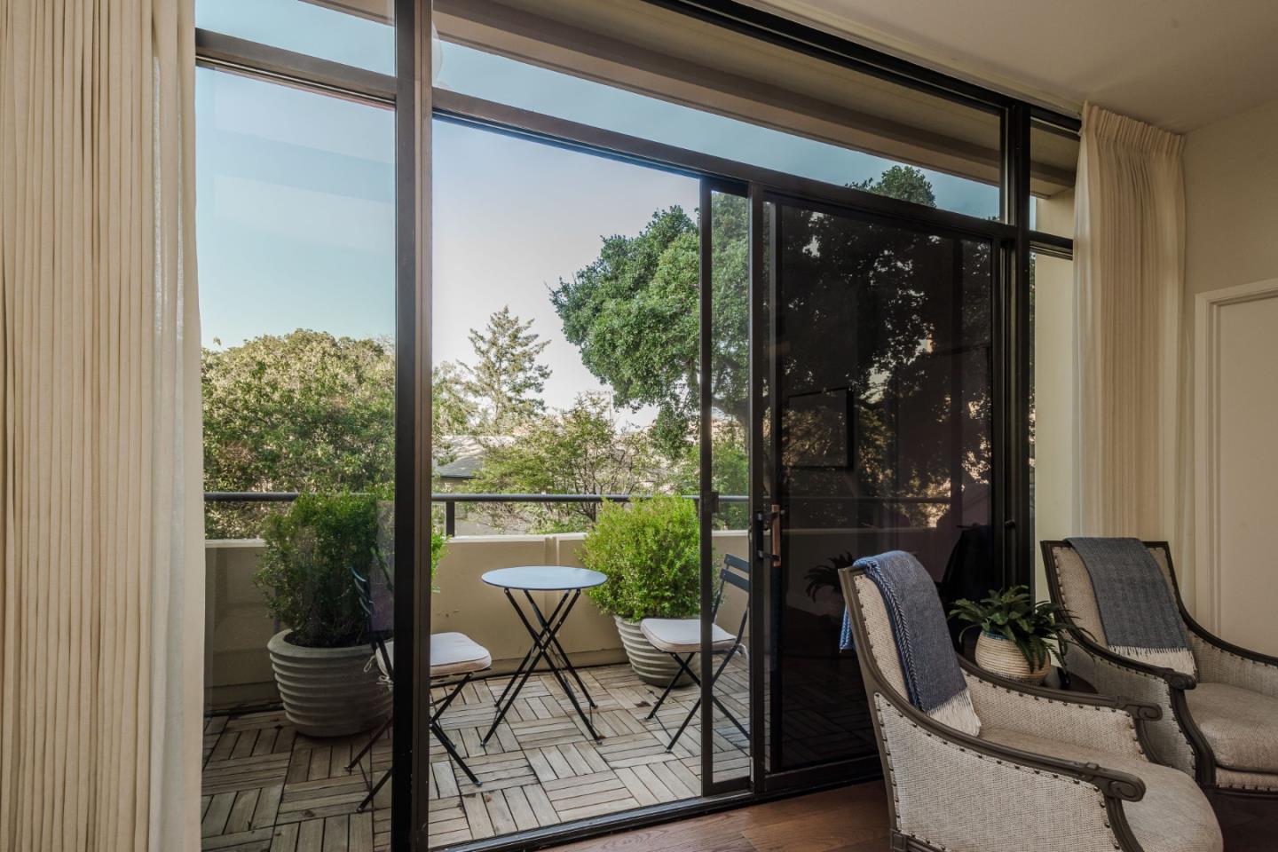 Detail Gallery Image 5 of 21 For 20 W 3rd Ave #202,  San Mateo,  CA 94402 - 2 Beds | 2/1 Baths