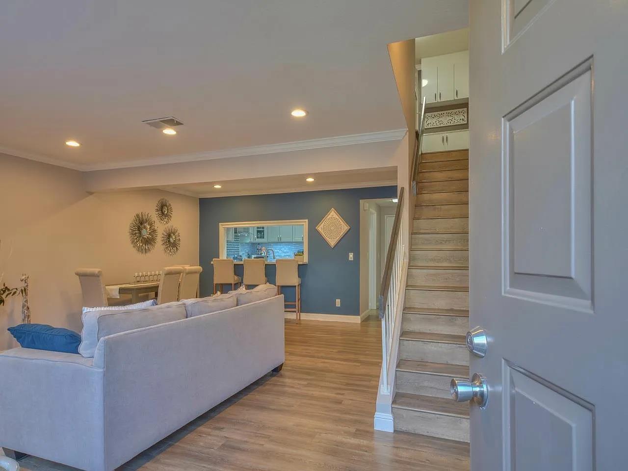 Detail Gallery Image 2 of 22 For 719 Gettysburg Way, Gilroy,  CA 95020 - 2 Beds | 2/1 Baths