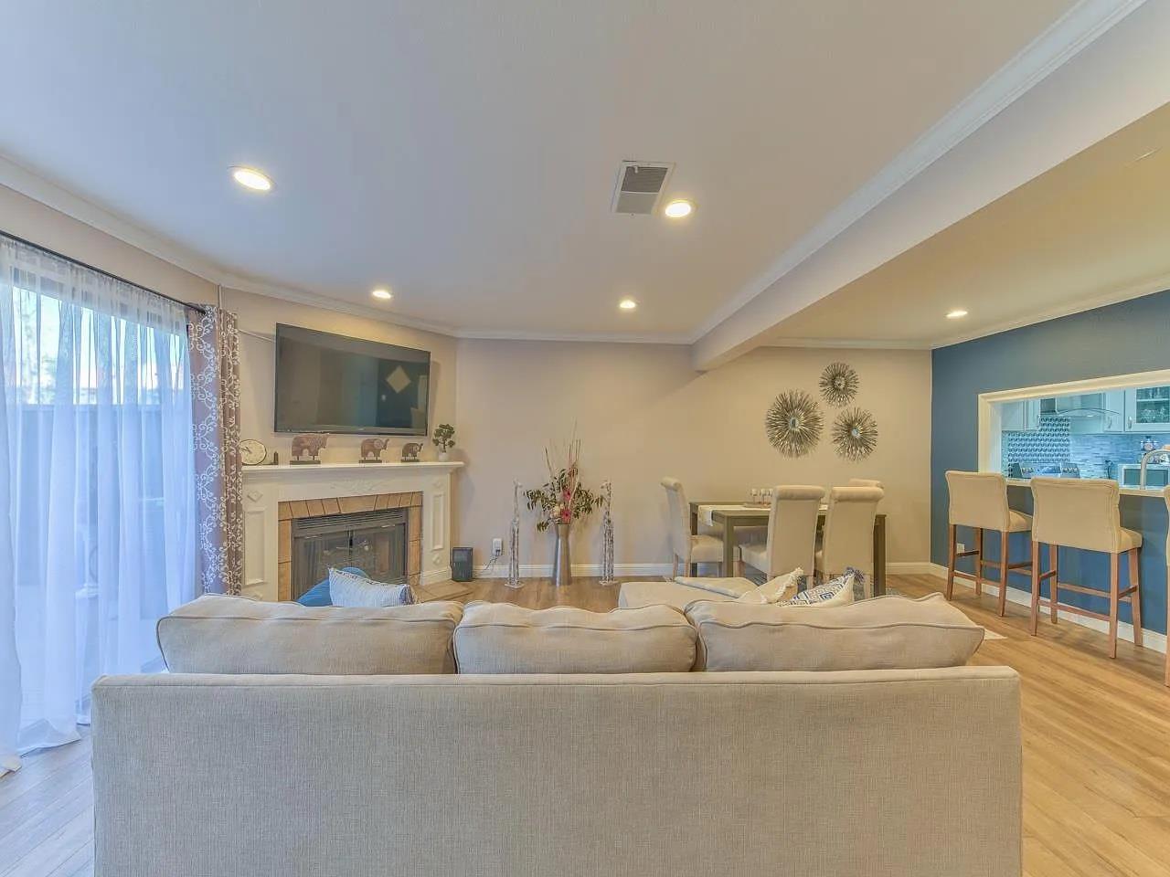 Detail Gallery Image 3 of 22 For 719 Gettysburg Way, Gilroy,  CA 95020 - 2 Beds | 2/1 Baths