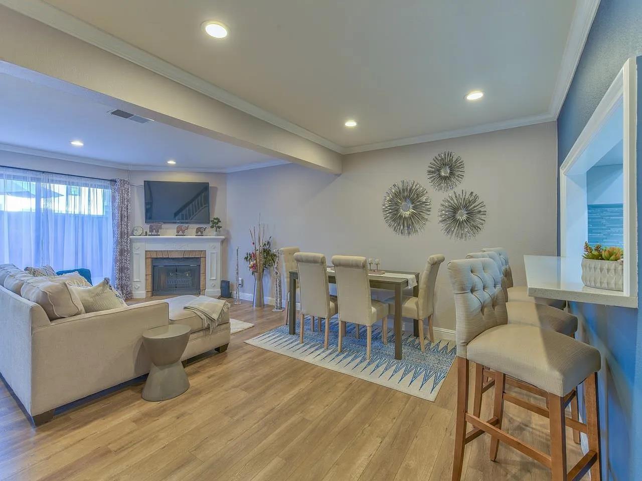 Detail Gallery Image 4 of 22 For 719 Gettysburg Way, Gilroy,  CA 95020 - 2 Beds | 2/1 Baths