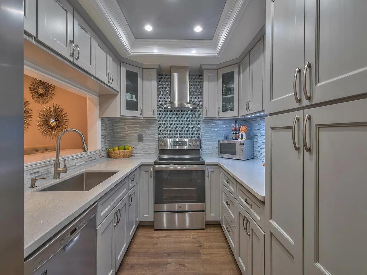 Detail Gallery Image 5 of 22 For 719 Gettysburg Way, Gilroy,  CA 95020 - 2 Beds | 2/1 Baths