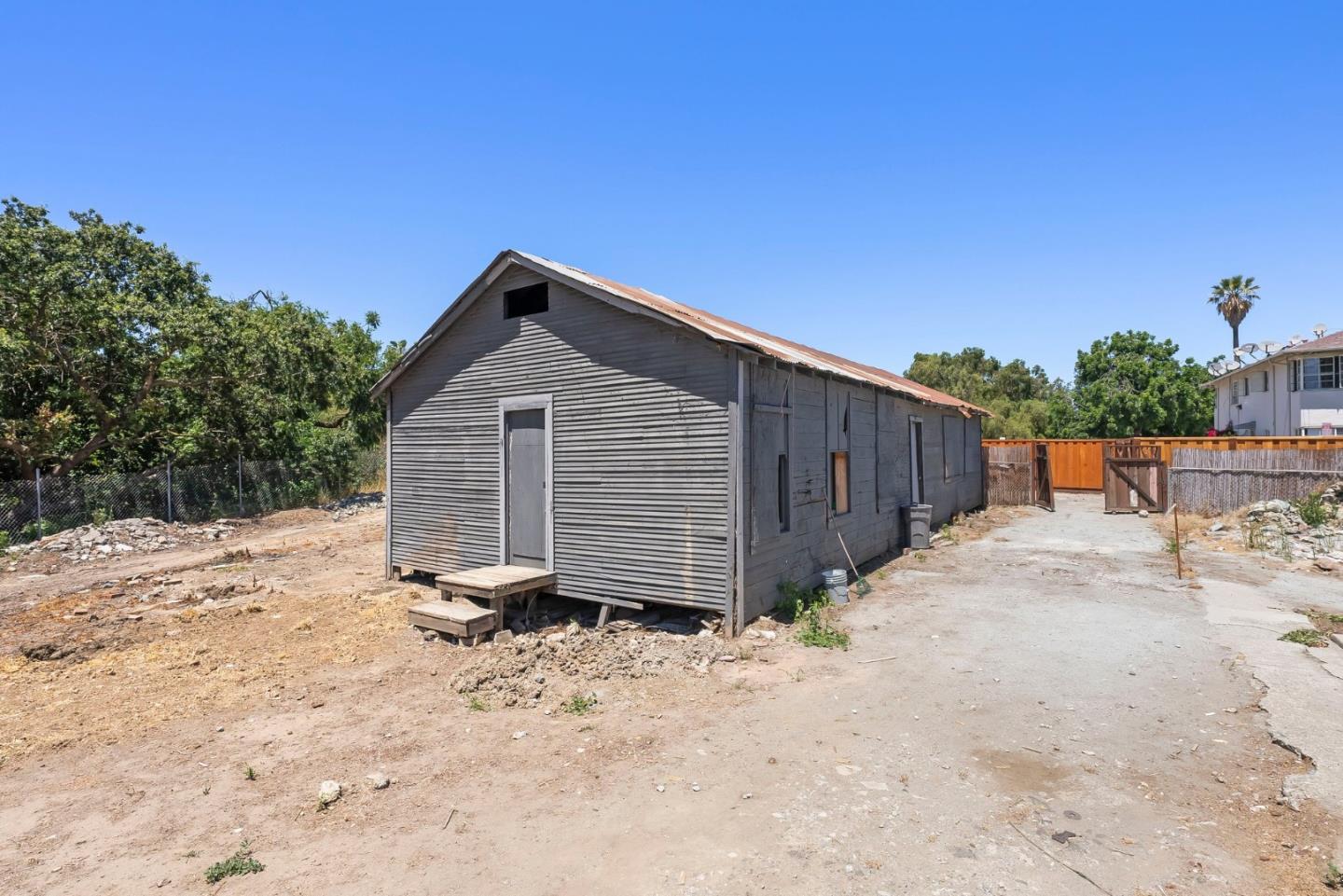 Detail Gallery Image 14 of 43 For 850 Calhoun St, San Jose,  CA 95116 - – Beds | – Baths
