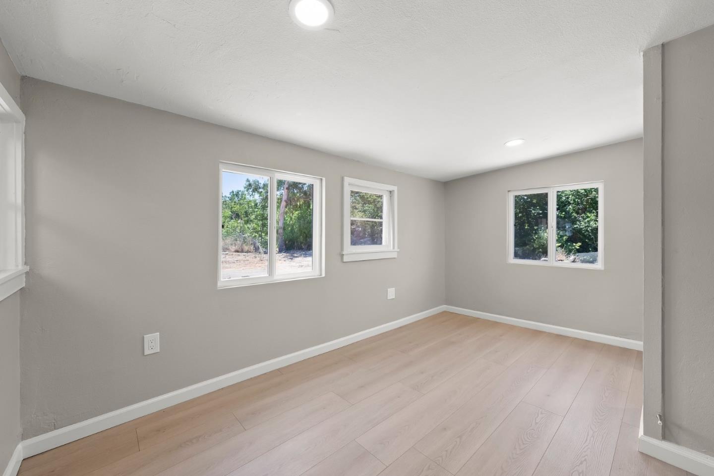 Detail Gallery Image 15 of 43 For 850 Calhoun St, San Jose,  CA 95116 - – Beds | – Baths