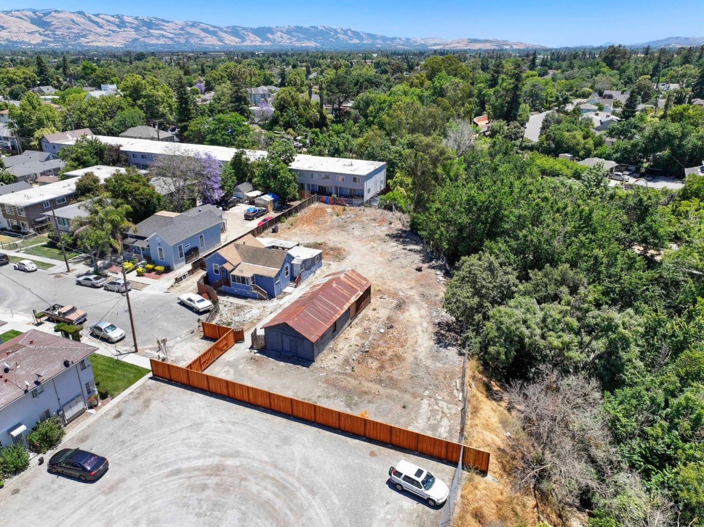 Detail Gallery Image 3 of 43 For 850 Calhoun St, San Jose,  CA 95116 - – Beds | – Baths