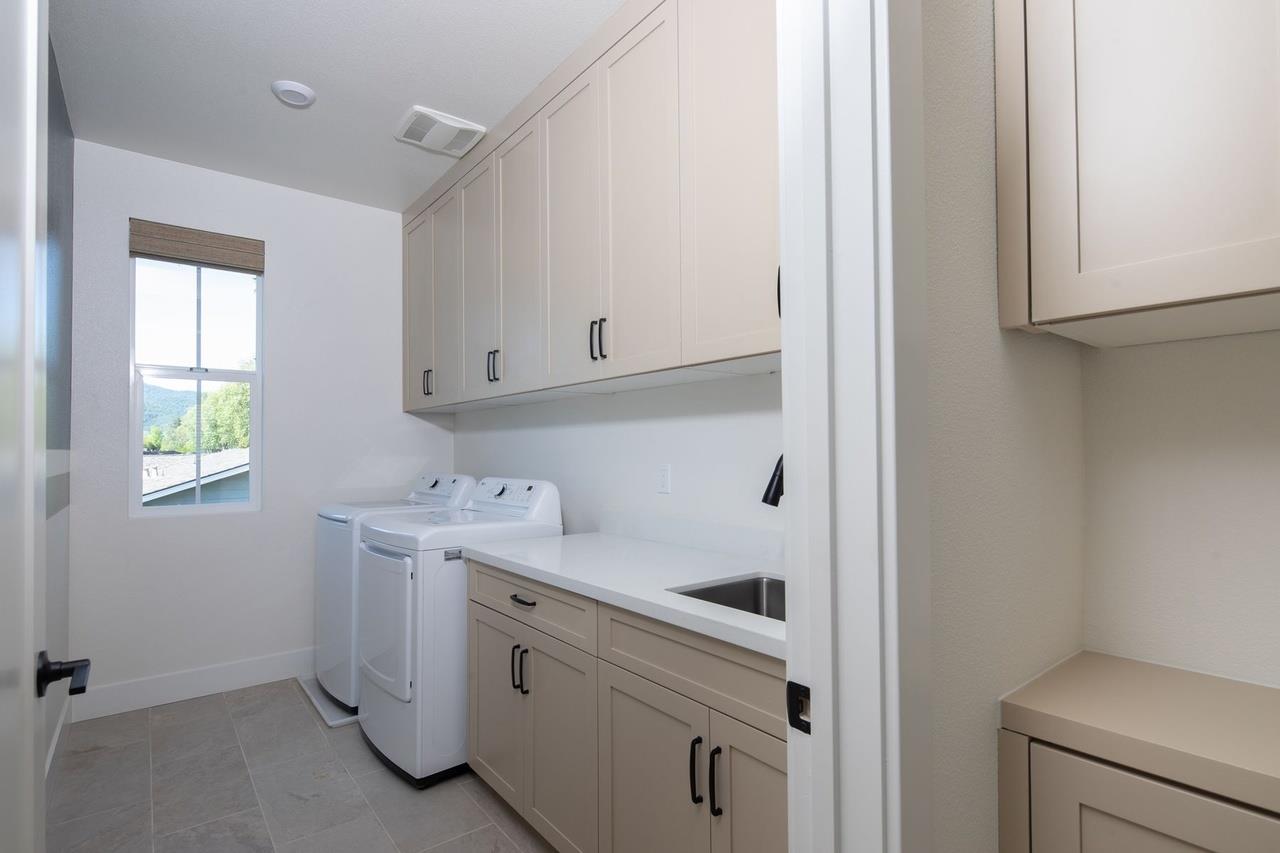 Detail Gallery Image 7 of 9 For 7368 Ailes Ct #HOMESITE 9,  Gilroy,  CA 95020 - 5 Beds | 4/1 Baths