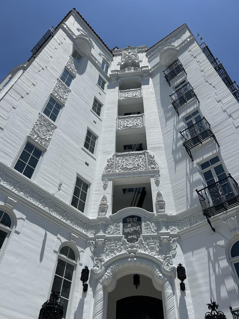 Detail Gallery Image 1 of 9 For 1302 N Sweetzer Ave #602,  West Hollywood,  CA 90069 - 3 Beds | 3/1 Baths