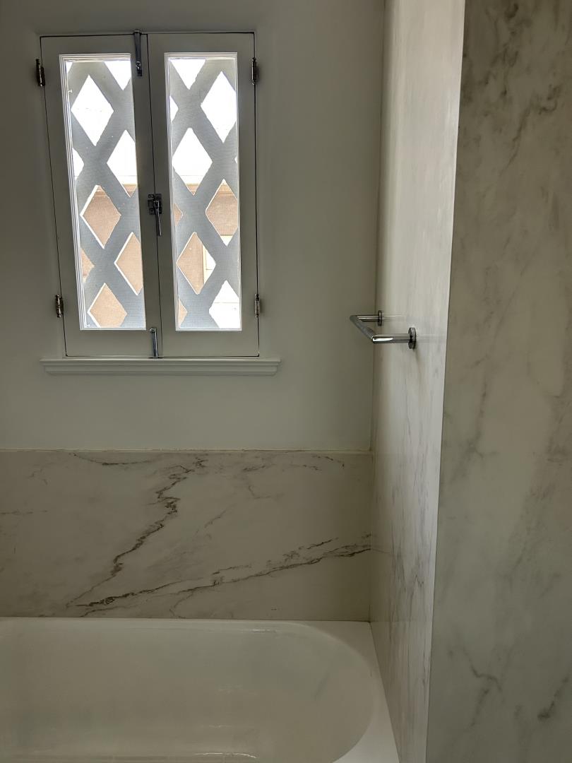 Detail Gallery Image 8 of 9 For 1302 N Sweetzer Ave #602,  West Hollywood,  CA 90069 - 3 Beds | 3/1 Baths