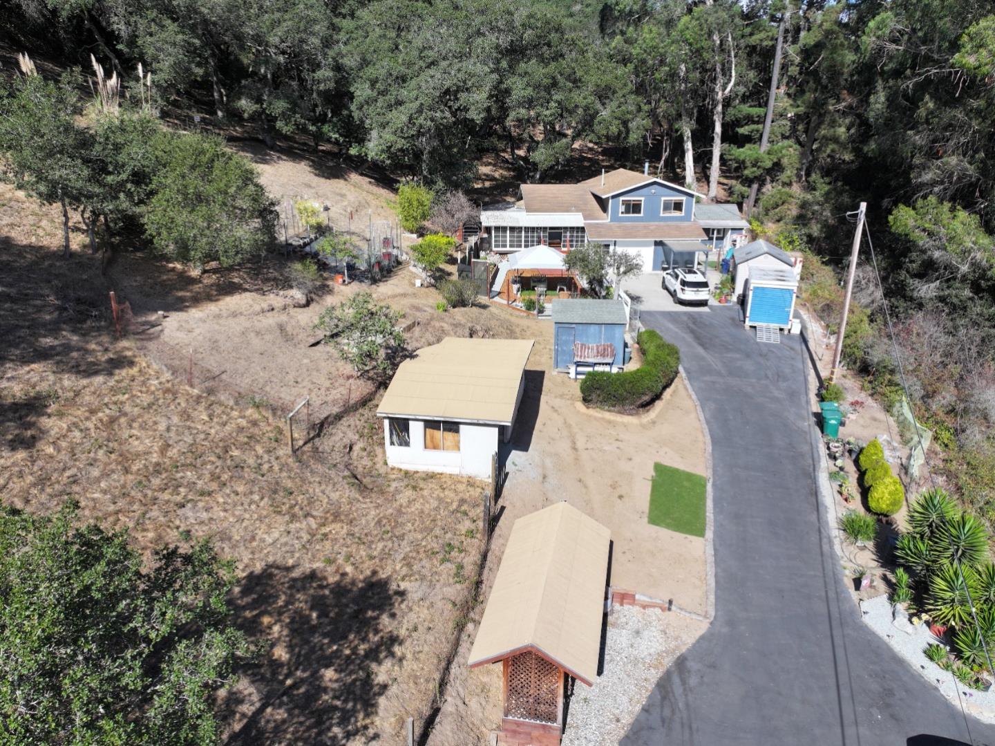Detail Gallery Image 22 of 29 For 1458 Oakleaf Dr, Royal Oaks,  CA 95076 - 4 Beds | 3 Baths