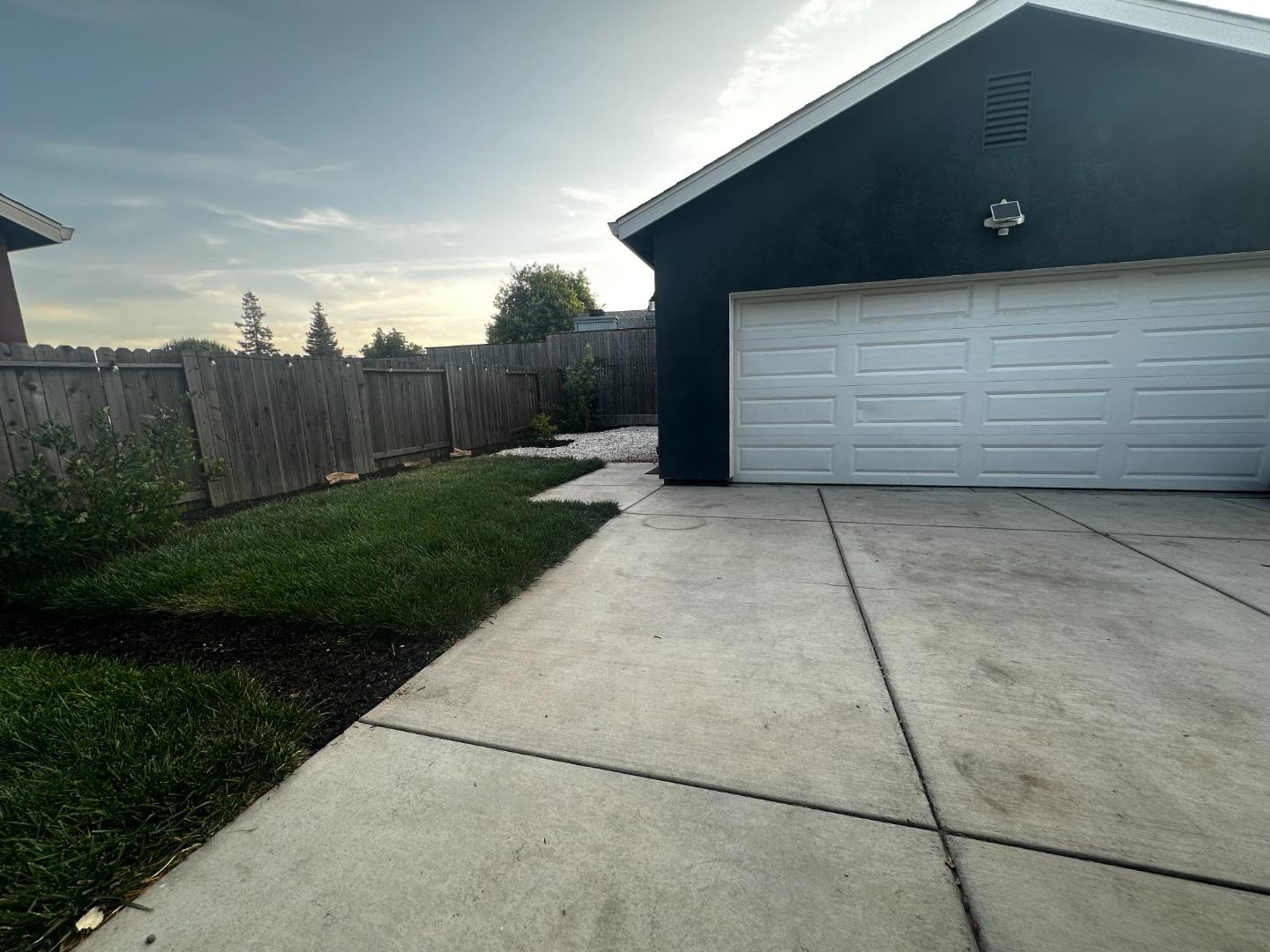 Detail Gallery Image 2 of 12 For 5517 Malibu Palm Ct, Sacramento,  CA 95842 - 3 Beds | 2/1 Baths