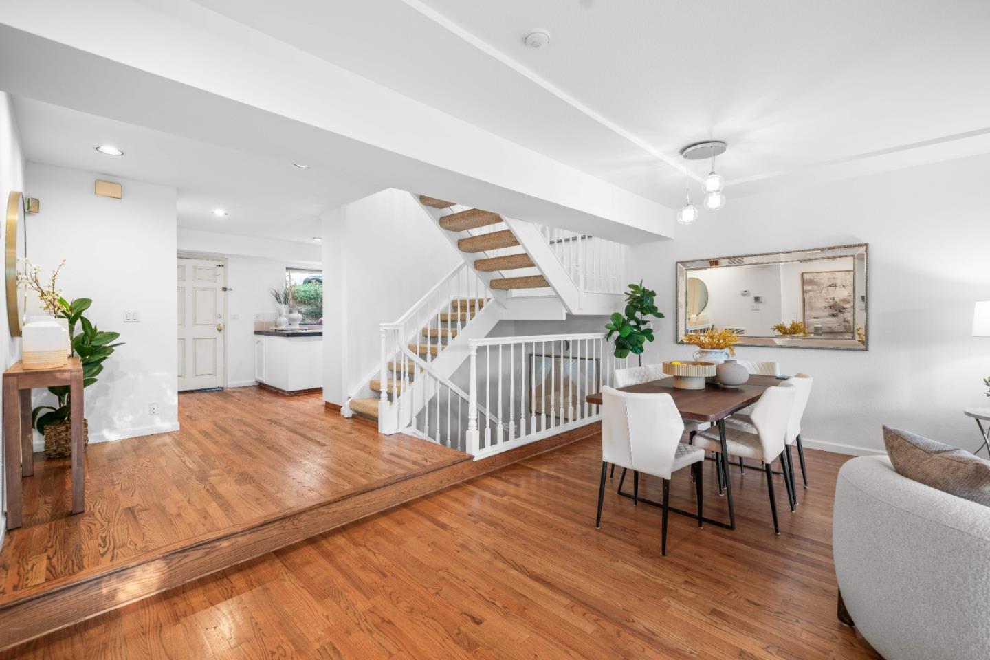 Detail Gallery Image 10 of 43 For 14589 Oak St, Saratoga,  CA 95070 - 3 Beds | 2/1 Baths