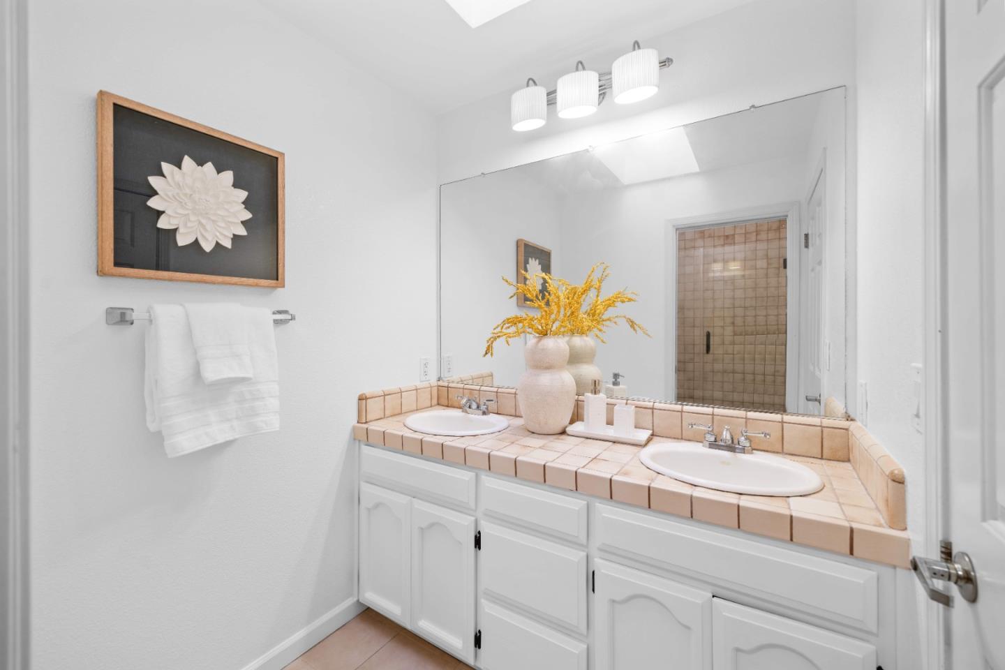Detail Gallery Image 25 of 43 For 14589 Oak St, Saratoga,  CA 95070 - 3 Beds | 2/1 Baths