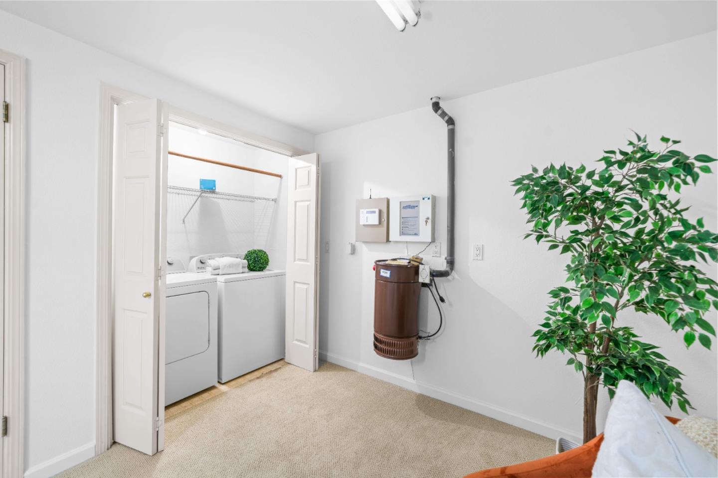 Detail Gallery Image 36 of 43 For 14589 Oak St, Saratoga,  CA 95070 - 3 Beds | 2/1 Baths