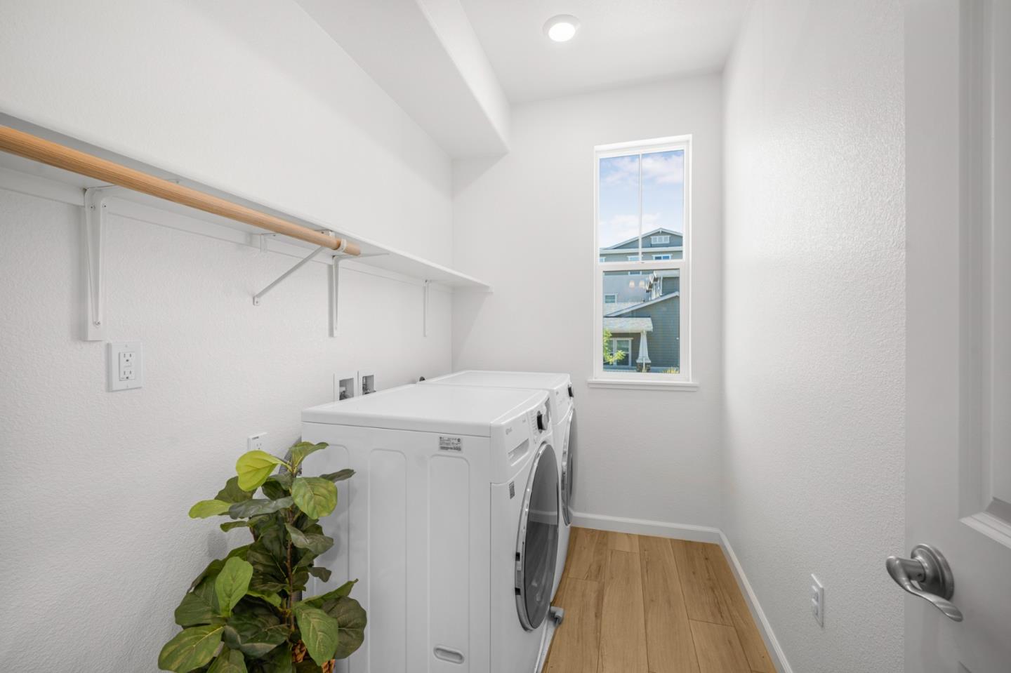 Detail Gallery Image 10 of 34 For 1387 Ores Way, Gilroy,  CA 95020 - 3 Beds | 2/2 Baths