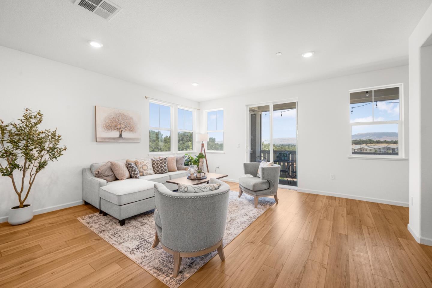 Detail Gallery Image 17 of 34 For 1387 Ores Way, Gilroy,  CA 95020 - 3 Beds | 2/2 Baths