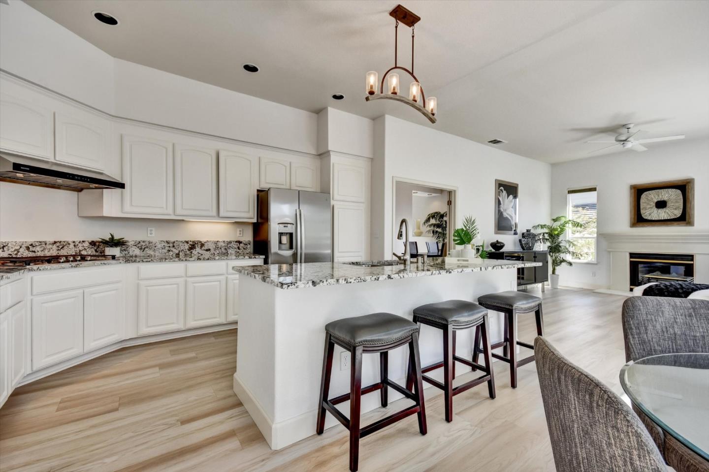 Detail Gallery Image 13 of 41 For 8756 Mccarty Ranch Dr, San Jose,  CA 95135 - 2 Beds | 2/1 Baths