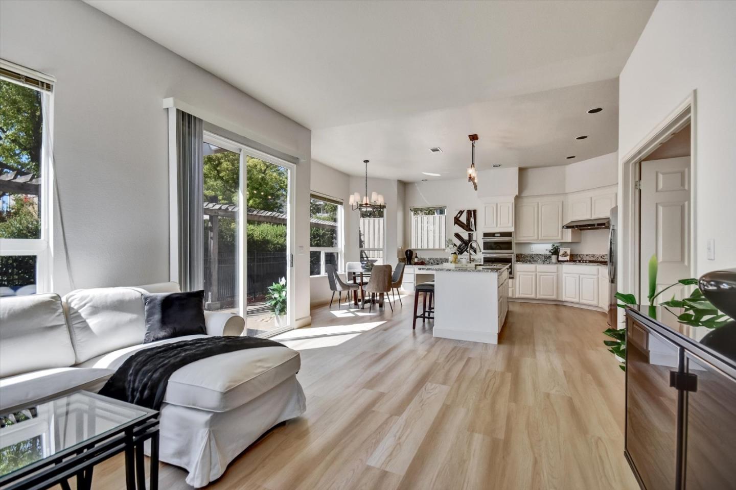 Detail Gallery Image 16 of 41 For 8756 Mccarty Ranch Dr, San Jose,  CA 95135 - 2 Beds | 2/1 Baths