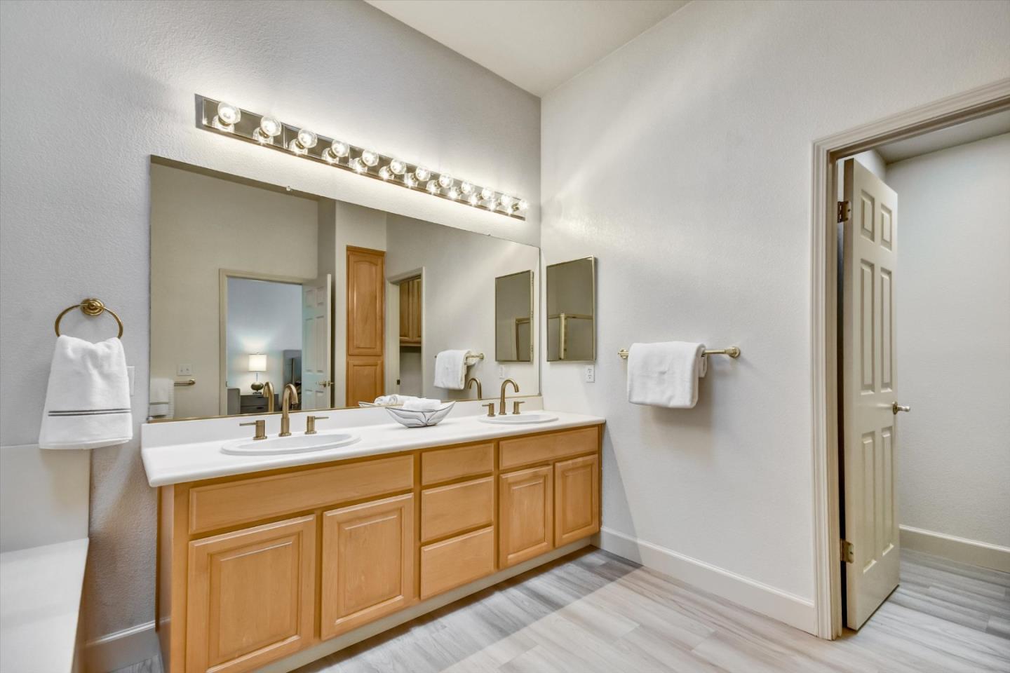 Detail Gallery Image 25 of 41 For 8756 Mccarty Ranch Dr, San Jose,  CA 95135 - 2 Beds | 2/1 Baths