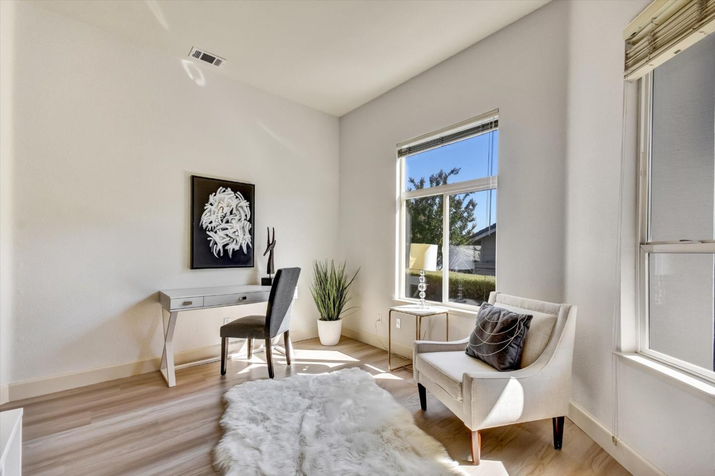 Detail Gallery Image 6 of 41 For 8756 Mccarty Ranch Dr, San Jose,  CA 95135 - 2 Beds | 2/1 Baths