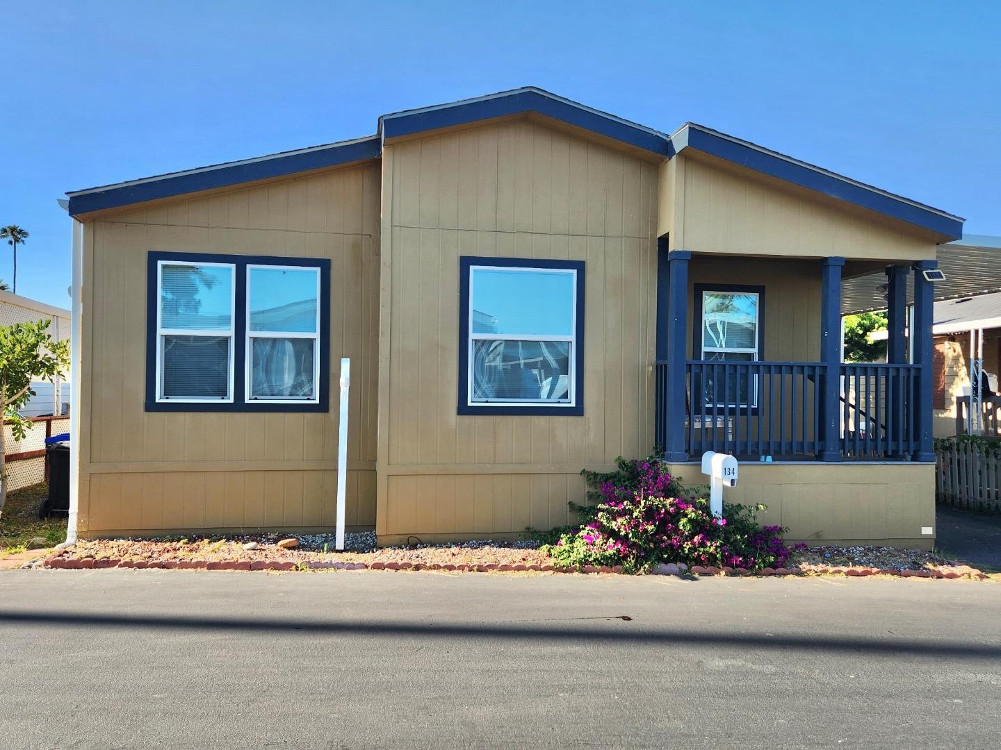 Detail Gallery Image 1 of 2 For 1075 Space Park Way #134,  Mountain View,  CA 94043 - 3 Beds | 2 Baths