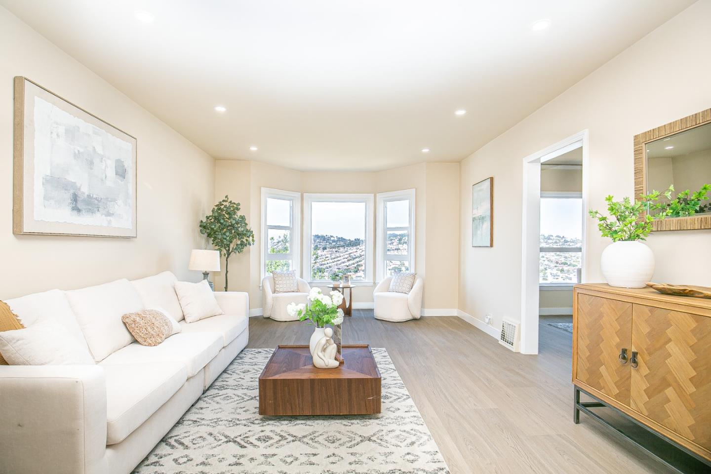 Detail Gallery Image 10 of 92 For 224 Shields St, San Francisco,  CA 94132 - 2 Beds | 4 Baths