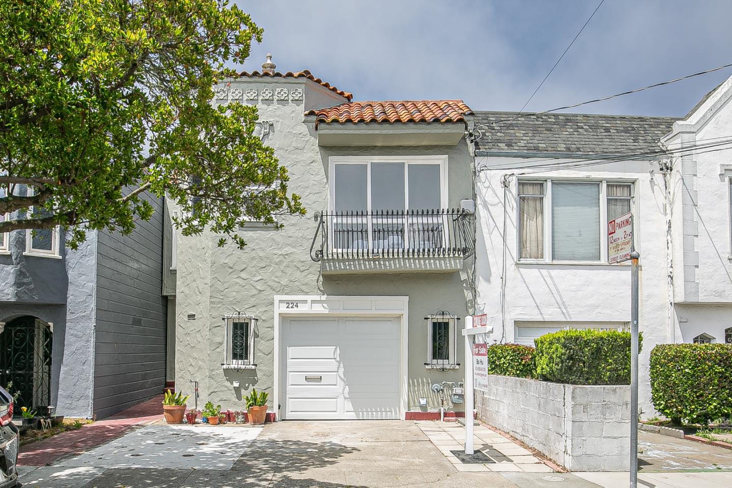 Detail Gallery Image 2 of 92 For 224 Shields St, San Francisco,  CA 94132 - 2 Beds | 4 Baths