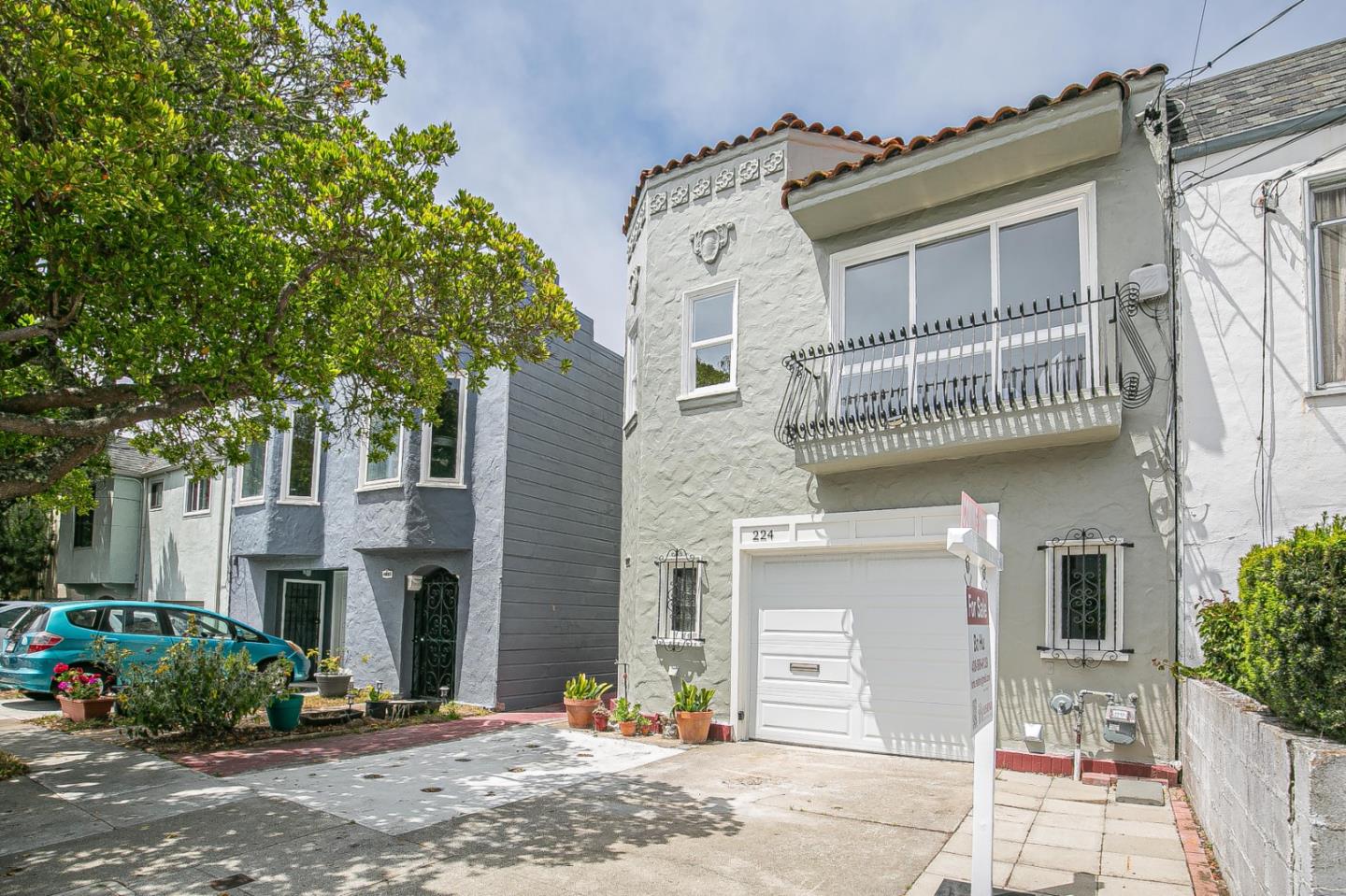 Detail Gallery Image 3 of 92 For 224 Shields St, San Francisco,  CA 94132 - 2 Beds | 4 Baths