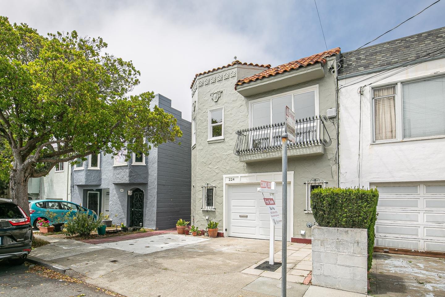 Detail Gallery Image 5 of 92 For 224 Shields St, San Francisco,  CA 94132 - 2 Beds | 4 Baths