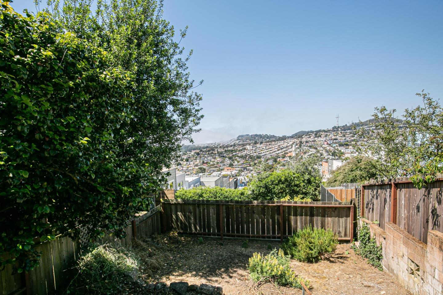 Detail Gallery Image 79 of 92 For 224 Shields St, San Francisco,  CA 94132 - 2 Beds | 4 Baths