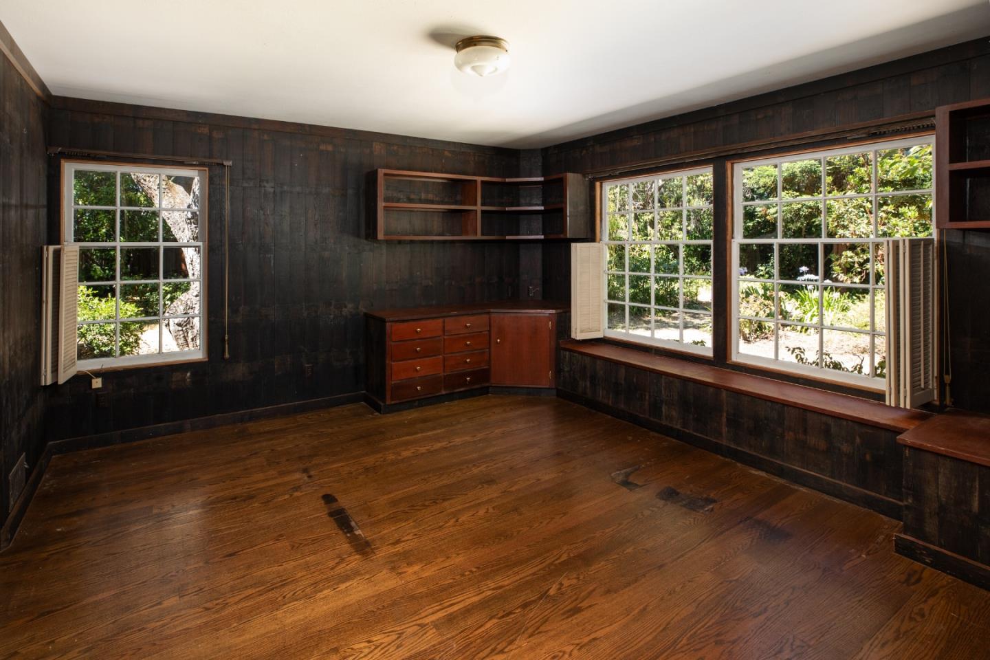 Detail Gallery Image 10 of 39 For 2 Bassett Ln, Atherton,  CA 94027 - 6 Beds | 3 Baths