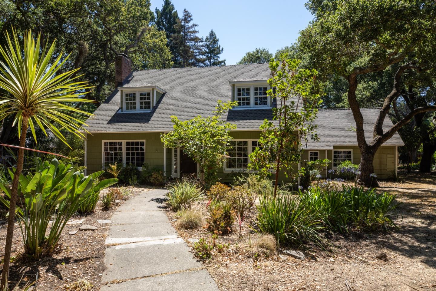 Detail Gallery Image 2 of 39 For 2 Bassett Ln, Atherton,  CA 94027 - 6 Beds | 3 Baths